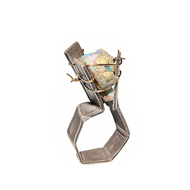Annette Dam. MORE OR LESS|perfect #6 Ring, 2013 14K gold, pink opal Photo: Dorte Krogh